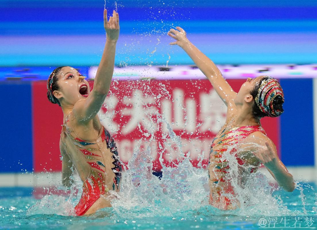 世界杯花样游泳总决赛:女子双人技巧赛 世界杯花样游泳总决赛:女子双人技巧赛