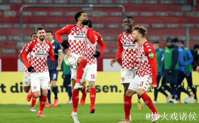 德甲4强联手创建2千万欧基金 援助财政危机俱乐部 德甲4强联手创建2千万欧基金 援助财政危机俱乐部